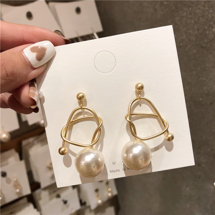 Metal winding personalized pearl earrings