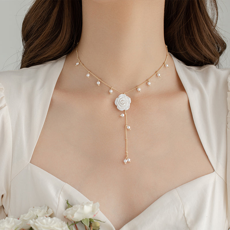 Simple Pearl Flower Clavicle Chain