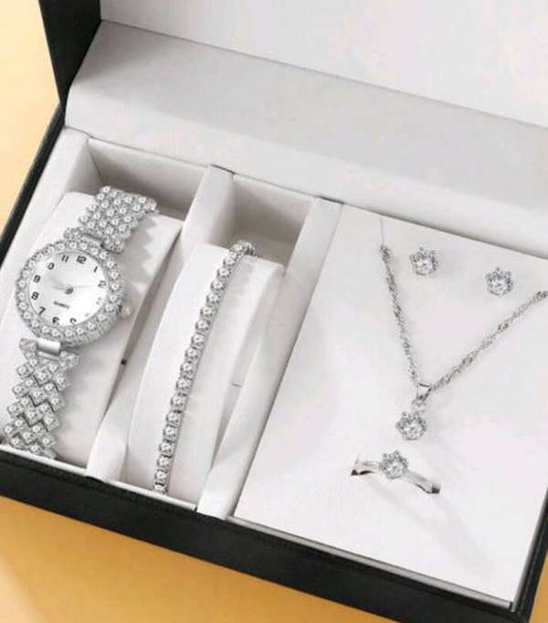 Diamond Women Watches Luxury Fashion Rhinestone Quartz Bracelet Wrist Watch For Women - Minihomy