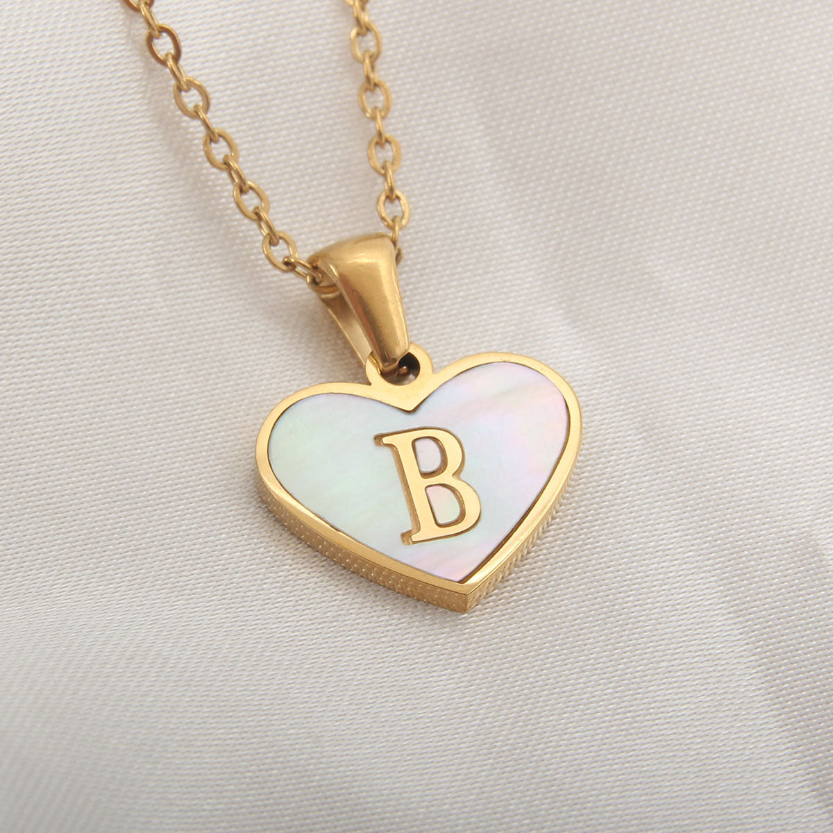 26 Letter Heart-shaped Necklace White Shell Love Clavicle Chain Necklace For Women - Minihomy