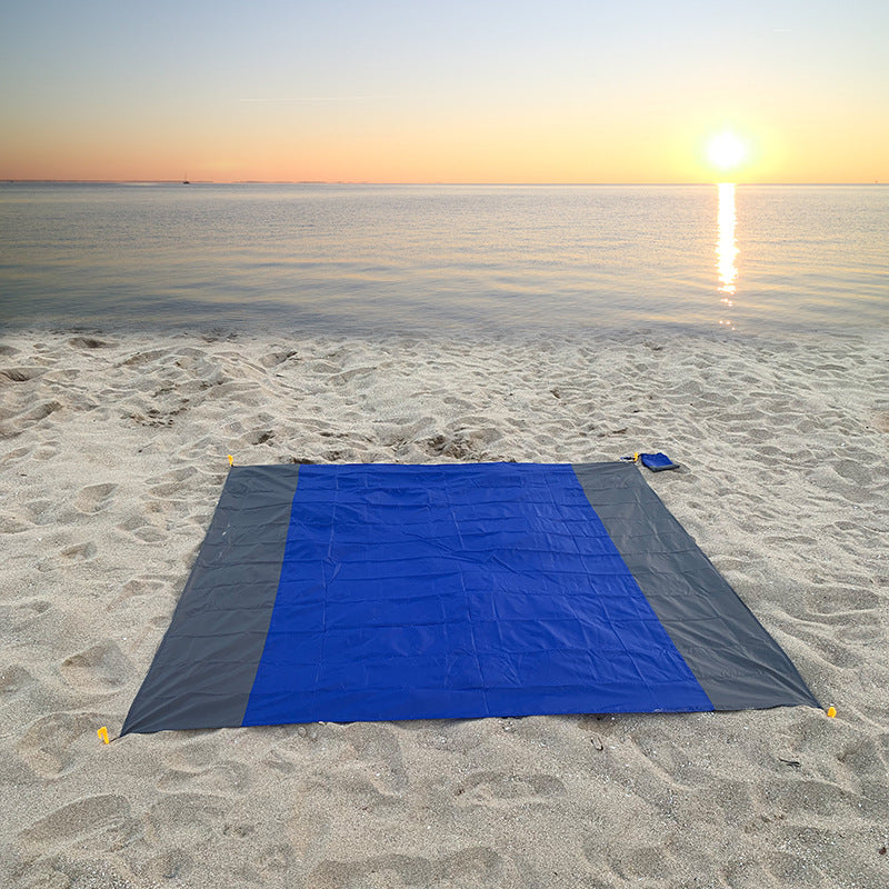 Outdoor Camping Waterproof And Convenient Foldable Two-color Picnic Mat